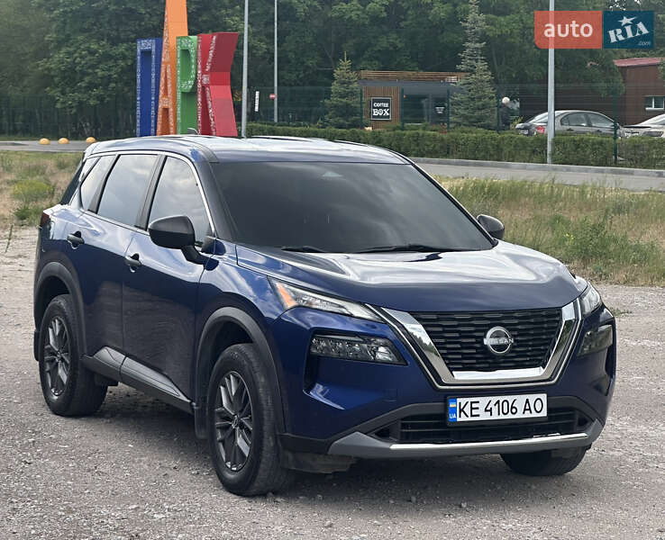 Позашляховик / Кросовер Nissan Rogue 2022 в 