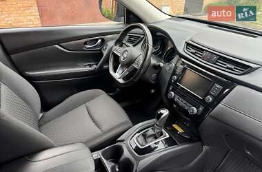 Внедорожник / Кроссовер Nissan Rogue 2019 в 