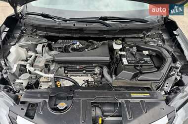 Внедорожник / Кроссовер Nissan Rogue 2019 в 