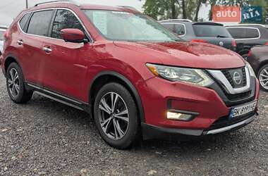 Внедорожник / Кроссовер Nissan Rogue 2017 в 