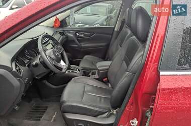 Внедорожник / Кроссовер Nissan Rogue 2017 в 