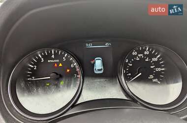 Внедорожник / Кроссовер Nissan Rogue 2017 в 