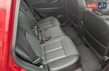 Внедорожник / Кроссовер Nissan Rogue 2017 в 