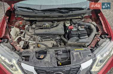 Внедорожник / Кроссовер Nissan Rogue 2017 в 