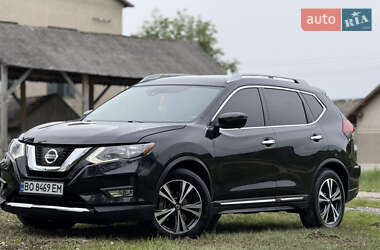 Внедорожник / Кроссовер Nissan Rogue 2017 в Золочеве