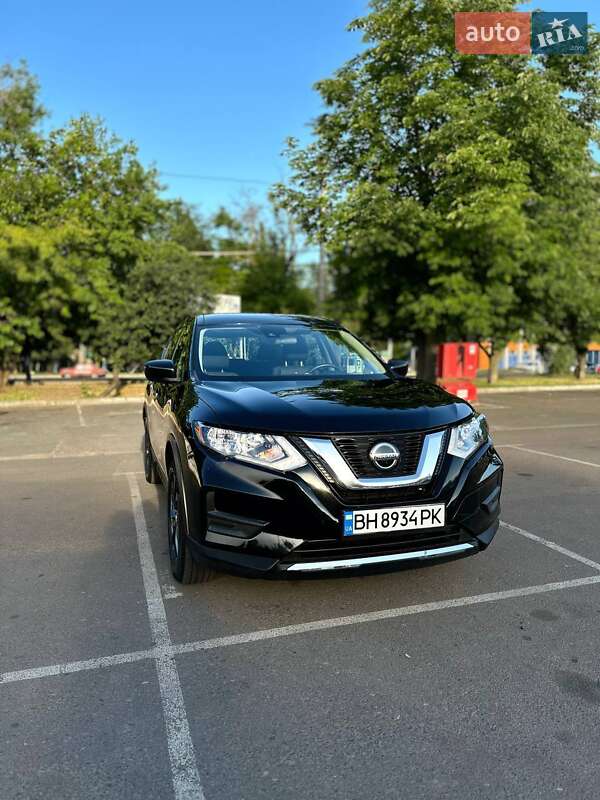 Позашляховик / Кросовер Nissan Rogue 2018 в 