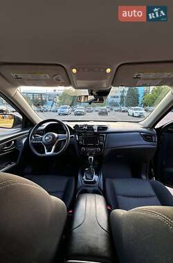 Позашляховик / Кросовер Nissan Rogue 2018 в 
