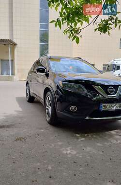 Позашляховик / Кросовер Nissan Rogue 2015 в Рівному