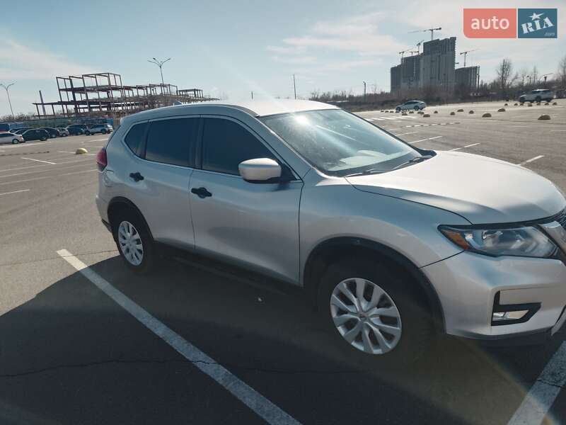 Позашляховик / Кросовер Nissan Rogue 2016 в Києві