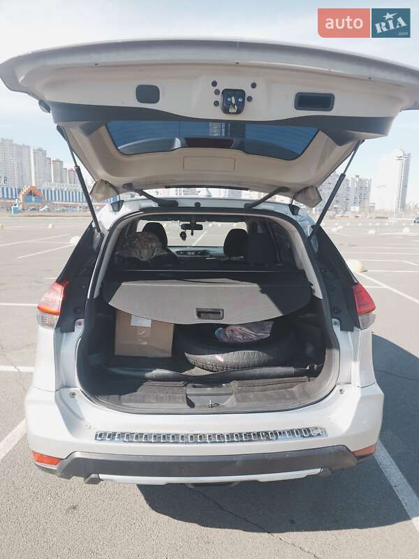 Позашляховик / Кросовер Nissan Rogue 2016 в Києві