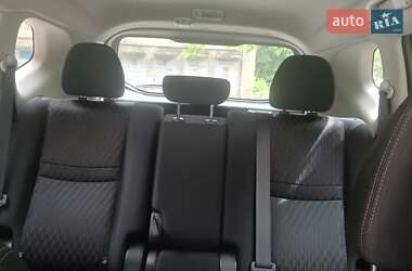 Внедорожник / Кроссовер Nissan Rogue 2017 в 
