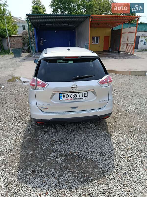 Позашляховик / Кросовер Nissan Rogue 2016 в Балаклії