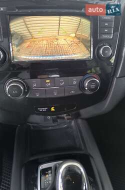 Внедорожник / Кроссовер Nissan Rogue 2018 в 