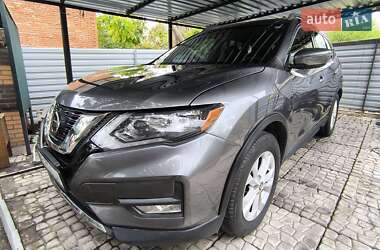 Внедорожник / Кроссовер Nissan Rogue 2018 в 