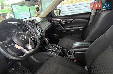 Внедорожник / Кроссовер Nissan Rogue 2018 в 