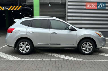 Позашляховик / Кросовер Nissan Rogue 2010 в 