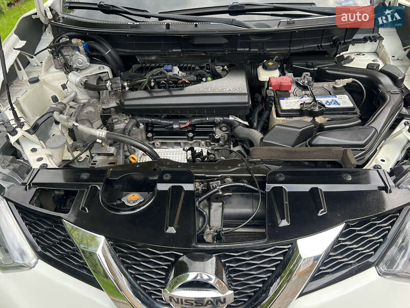 Позашляховик / Кросовер Nissan Rogue 2016 в Рівному