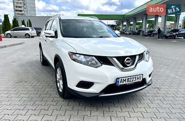 Внедорожник / Кроссовер Nissan Rogue 2016 в 