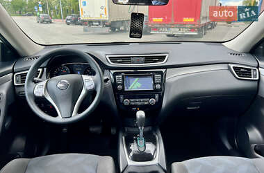 Внедорожник / Кроссовер Nissan Rogue 2016 в 