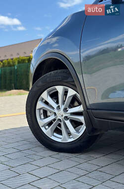 Внедорожник / Кроссовер Nissan Rogue 2014 в 