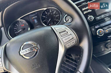 Внедорожник / Кроссовер Nissan Rogue 2014 в 