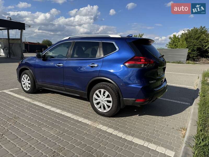 Позашляховик / Кросовер Nissan Rogue 2017 в Ірпені