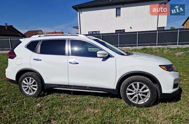 Позашляховик / Кросовер Nissan Rogue 2018 в 