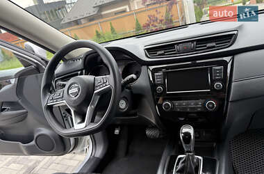 Внедорожник / Кроссовер Nissan Rogue 2018 в 