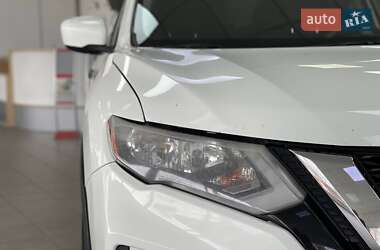 Внедорожник / Кроссовер Nissan Rogue 2018 в 