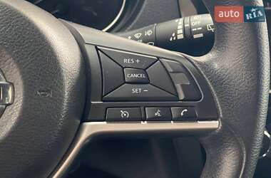 Внедорожник / Кроссовер Nissan Rogue 2018 в 