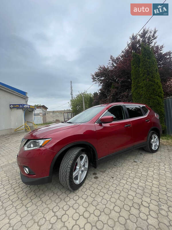 Внедорожник / Кроссовер Nissan Rogue 2016 в Ужгороде
