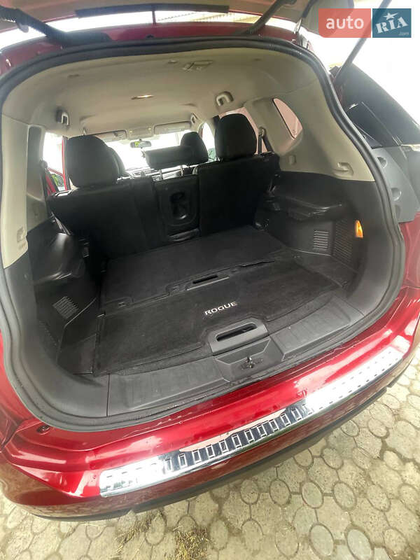 Внедорожник / Кроссовер Nissan Rogue 2016 в Ужгороде