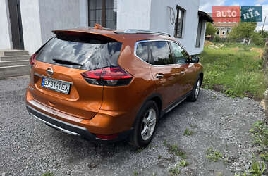 Позашляховик / Кросовер Nissan Rogue 2017 в 