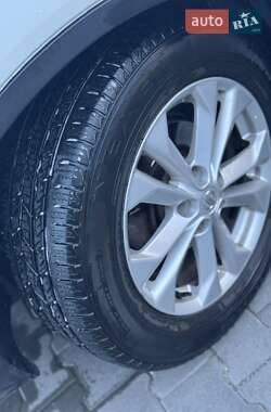 Внедорожник / Кроссовер Nissan Rogue 2016 в Полтаве