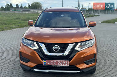 Позашляховик / Кросовер Nissan Rogue 2018 в 