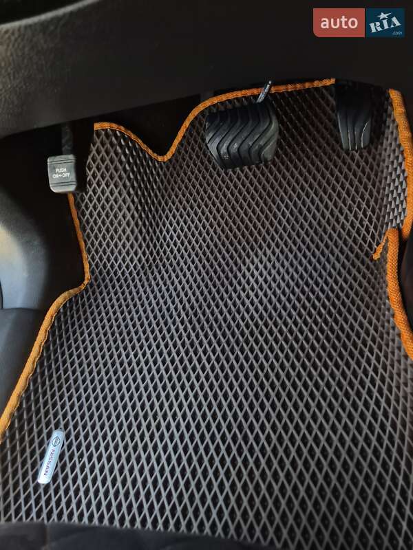 Внедорожник / Кроссовер Nissan Rogue 2018 в Виннице