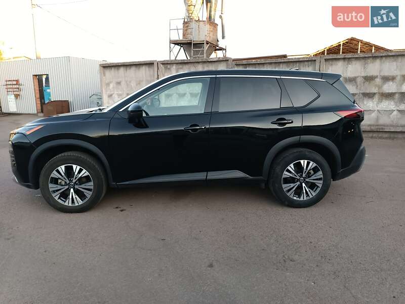 Позашляховик / Кросовер Nissan Rogue 2021 в Чернігові