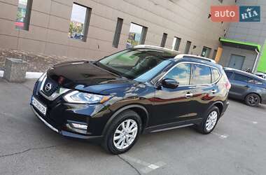 Внедорожник / Кроссовер Nissan Rogue 2017 в Кривом Роге
