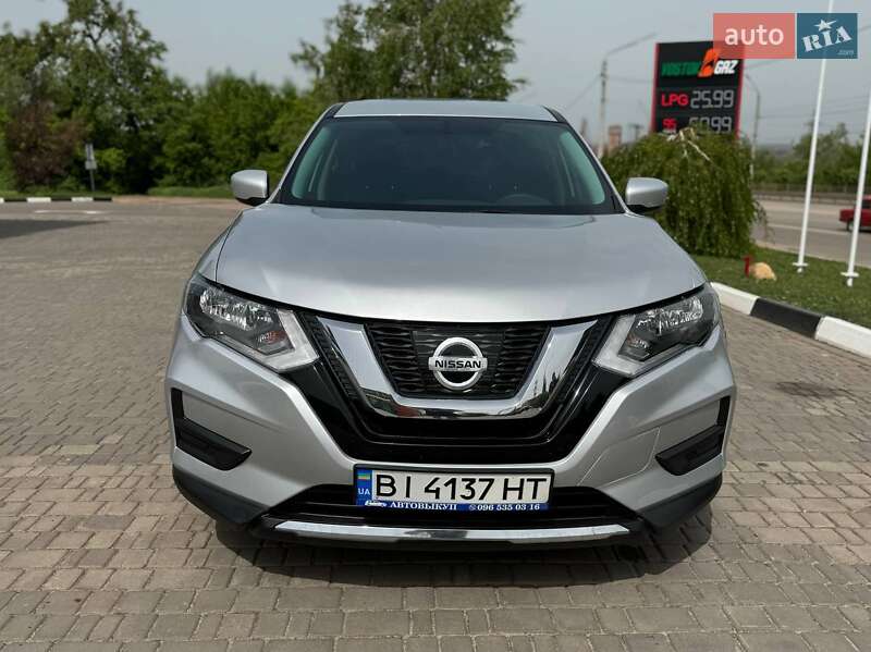 Внедорожник / Кроссовер Nissan Rogue 2017 в Львове