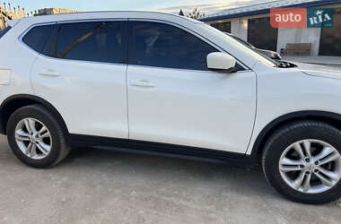 Внедорожник / Кроссовер Nissan Rogue 2018 в 
