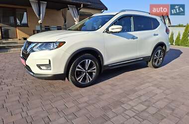 Позашляховик / Кросовер Nissan Rogue 2017 в Луцьку