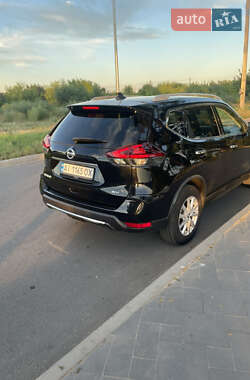 Внедорожник / Кроссовер Nissan Rogue 2017 в 
