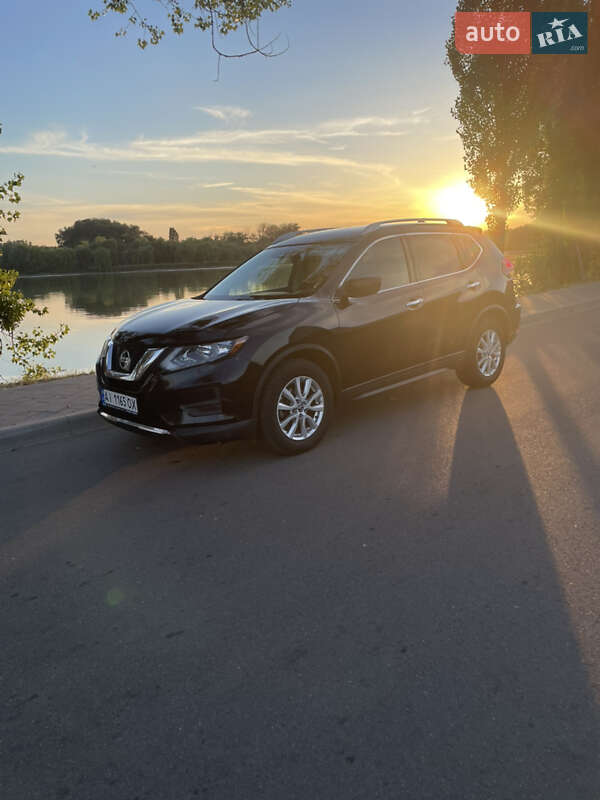 Внедорожник / Кроссовер Nissan Rogue 2017 в 