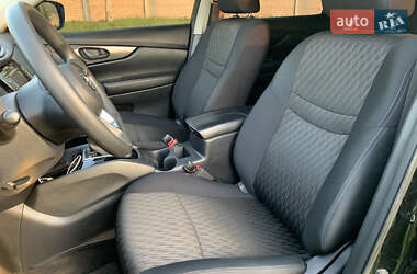 Внедорожник / Кроссовер Nissan Rogue 2019 в 