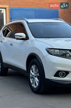 Внедорожник / Кроссовер Nissan Rogue 2016 в 