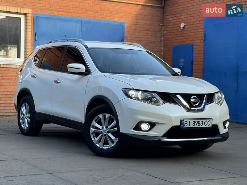 Внедорожник / Кроссовер Nissan Rogue 2016 в 