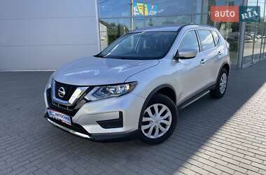 Внедорожник / Кроссовер Nissan Rogue 2017 в Полтаве