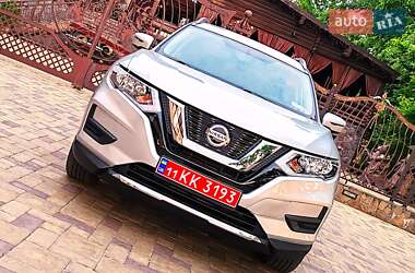 Позашляховик / Кросовер Nissan Rogue 2018 в 