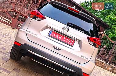 Позашляховик / Кросовер Nissan Rogue 2018 в 