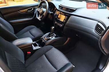 Позашляховик / Кросовер Nissan Rogue 2018 в 